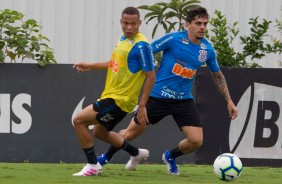Janderson e Fagner no treinamento desta terça-feira no CT Joaquim Grava; Timão enfrenta o Grêmio