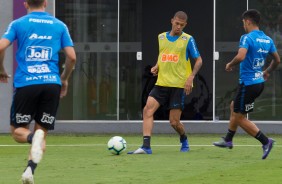 João Victor no treinamento desta terça-feira no CT Joaquim Grava