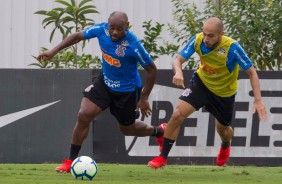 Love e Régis no treinamento desta terça-feira no CT Joaquim Grava; Timão enfrenta o Grêmio
