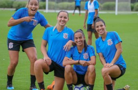 Meninas do Corinthians Futebol Feminino no treinamento desta terça-feira