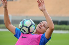 Mnica no treinamento do Corinthians Futebol Feminino desta tera-feira