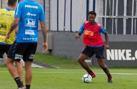 Renê Júnior treina no CT Joaquim Grava