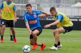 Vital e Carlos no treinamento desta terça-feira no CT Joaquim Grava; Timão enfrenta o Grêmio