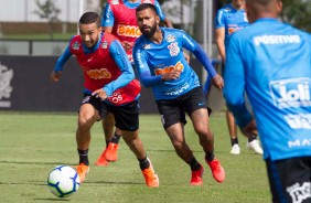 Clayson e Marquinhos durante penltimo treino do Corinthians antes de enfrentar o Grmio