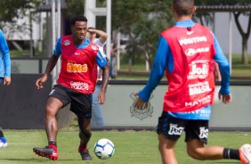 Renê durante penúltimo treino do Corinthians antes de enfrentar o Grêmio