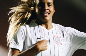 Gabi Nunes comemorando seu gol contra o Iranduba, pelo Campeonato Brasileiro Feminino