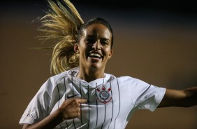 Gabi Nunes feliz com seu gol contra o Iranduba, pelo Brasileirão Feminino