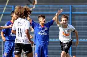 Corinthians bateu o So Caetano por a 3 a 2 em partida vlida pelo Paulista Sub-15