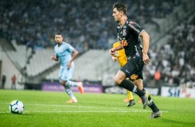 Danilo Avelar na partida contra o Grêmio, pelo Campeonato Brasileiro, na Arena Corinthians