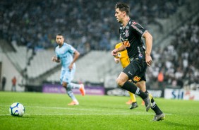 Danilo Avelar na partida contra o Grmio, pelo Campeonato Brasileiro, na Arena Corinthians