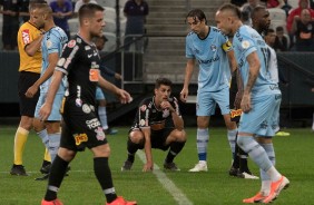 Avelar em partida contra o Grêmio, pelo Brasileirão