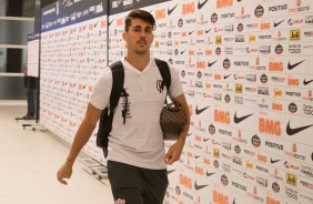 Danilo Avelar chega à Arena Corinthians para enfrentar o Grêmio, pelo Campeonato Brasileiro
