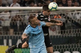 Fagner em partida contra o Grmio, pelo Campeonato Brasileiro, na Arena Corinthians