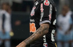 Lateral Fagner em duelo contra o Grêmio, pelo Campeonato Brasileiro