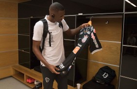 Marllon no vestiário da Arena Corinthians antes do jogo contra o Grêmio, pelo Brasileirão
