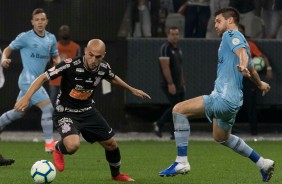 Meia Régis fez sua estreia diante do Grêmio, na Arena Corinthians, pelo Brasileirão