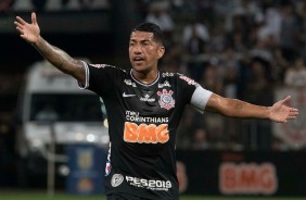 Volante Ralf durante jogo contra o Grêmio, pelo Campeonato Brasileiro