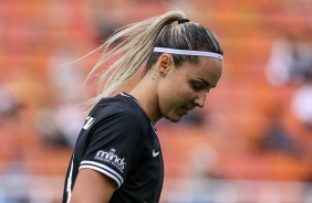 Giovanna fez um dos gols do Corinthians sobre o Santos, pelo Paulistão Feminino
