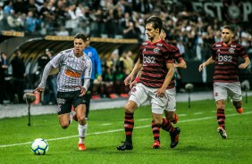 Mateus Vital em jogada contra o Flamengo, pela Copa do Brasil 2019
