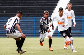 Adson no jogo contra o So Bernardo, pelo Campeonato Paulista Sub-20
