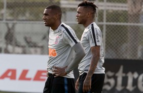 Marllon e Matheus Jesus treinam no CT Joaquim Grava