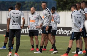 Rgis, Gustavo e companheiros no treino de hoje no CT Joaquim Grava