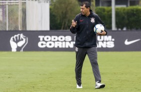 Fábio Carille no treino deste sábado no CT Joaquim Grava