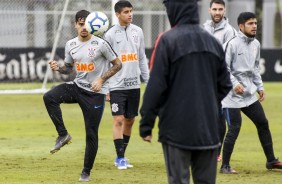 Fagner, Araos, Boselli e Daz em treino chuvoso antes de viagem a Curitiba