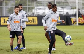 Matheus Jesus, Marllon, Michel e Ramiro em treino chuvoso antes de viagem a Curitiba