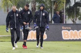 Walter, Filipe e Caíque França no treino do Corinthians deste sábado
