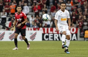 Meia Jadson no jogo contra o Athletico Paranaense