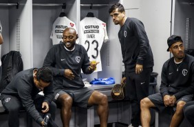 Jogadores chegam para enfrentar o Athletico-PR