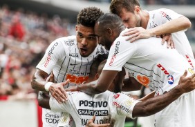 Love anotou o primeiro gol do Corinthians contra o Athletico Paranaense