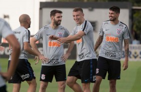 Carlos, Boselli e Pedro Henrique treinando no CT Joaquim Grava