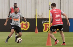 Clayson durante o treino de hoje no CT