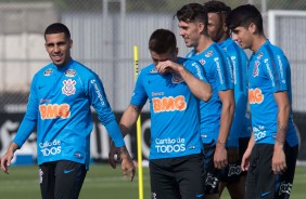 Gabriel e companheiros no treinamento desta terça-feira no CT Joaquim Grava