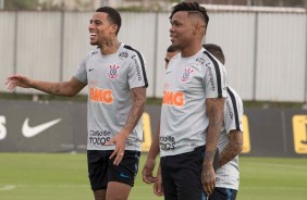 Gustavo e Matheus Jesus no treinamento desta segunda-feira no CT Joaquim Grava