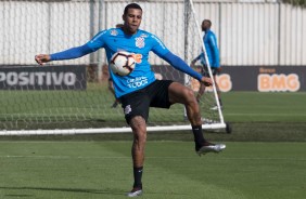 Gustavo no treino desta tera-feira no CT Joaquim Grava