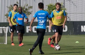 Henrique e companheiros no treino de hoje no CT Joaquim Grava