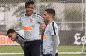 Matheus Jesus j se enturma com Gabriel no treino desta segunda-feira