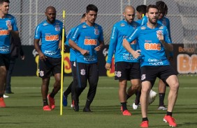 Oya e companheiros treinam no CT Joaquim Grava