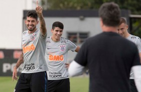 Pedro Henrique e Carlos treinam nesta segunda-feira no CT