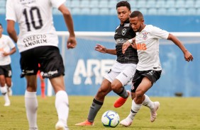 Corinthians venceu o Botafogo e voltou a figurar no G4 do Brasileirão Sub-17