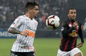 Fagner no jogo contra o Deportivo Lara, pela Sul-Americana, na Arena Corinthians