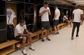 Jogadores no vestirio da Arena Corinthians antes do jogo contra o Deportivo Lara