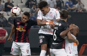 Júnior Urso no jogo contra o Deportivo Lara, pela Sul-Americana