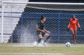 Katiscia e Tain na partida contra o Vitria-PE, pelo Brasileiro Feminino