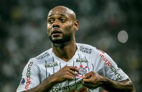 Love comemorando seu gol contra o Deportivo Lara, pela Sul-Americana, na Arena Corinthians