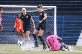 Pardal e Gabi Zanotti na partida contra o Vitria-PE, pelo Campeonato Brasileiro Feminino