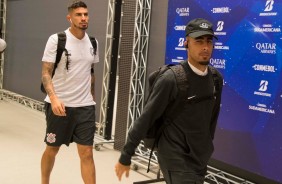 Pedro Henrique e Gabriel no vestiário da Arena Corinthians antes do jogo contra o Deportivo Lara